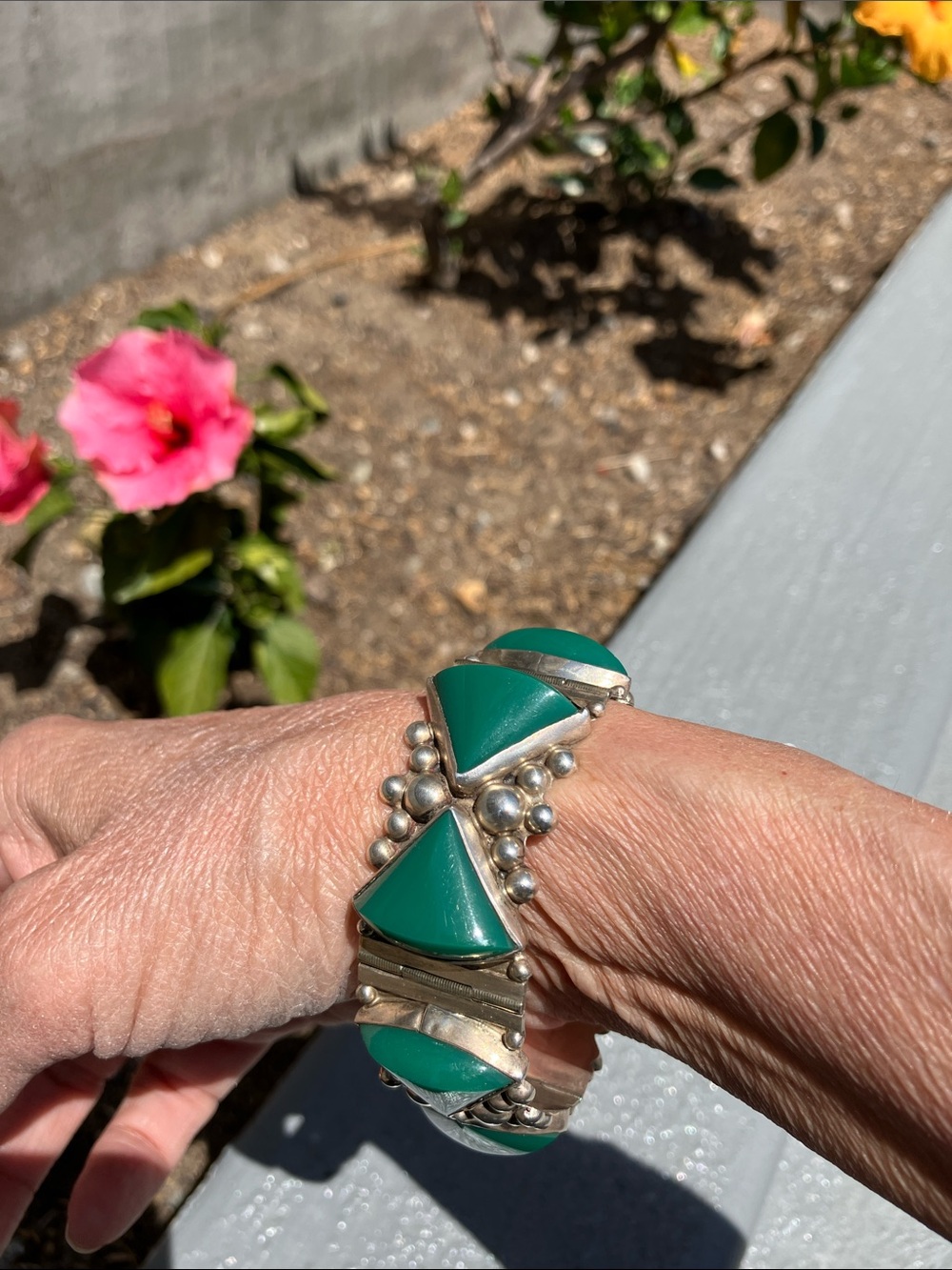 Stunning Large Scale Vintage Taxco Del Rio Style Green and Silver Bracelet - Picture 8 of 10